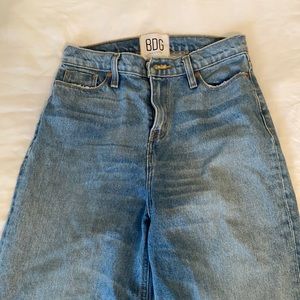 Wide Leg High Waisted BDG Jeans 💙